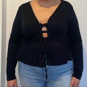 PLUS SIZE Tie front top